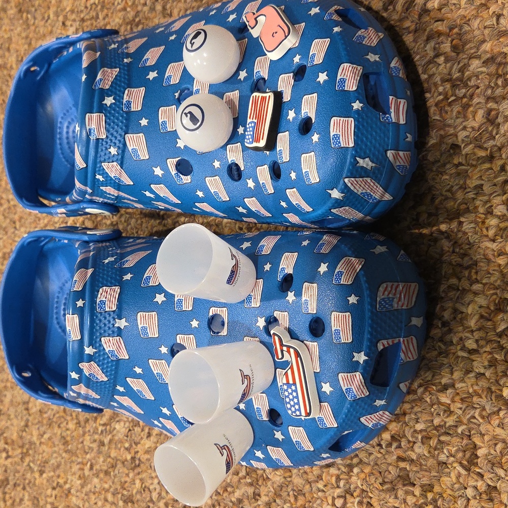Crocs x Vineyard Vines Limited Edition Patriotic American Flag - M13